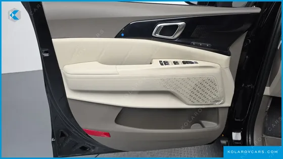 KIA CARNIVAL HEV 9SEATER SIGNATURE