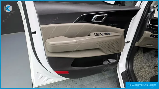 KIA CARNIVAL GASOLINE 9-SEATER SIGNATURE