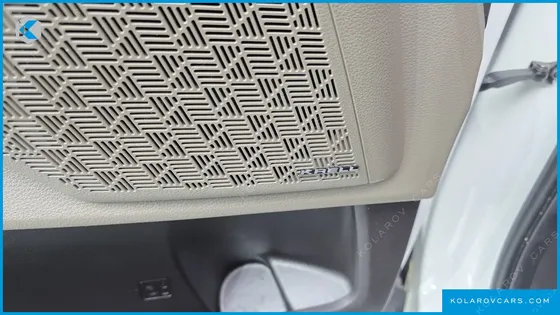 KIA CARNIVAL GASOLINE 9-SEATER SIGNATURE