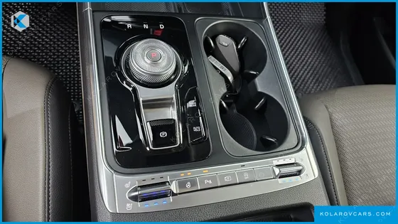 KIA CARNIVAL 7-SEATER NOBLESSE