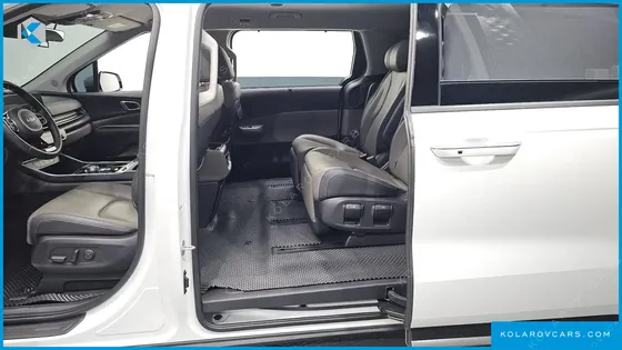 KIA CARNIVAL 7-SEATER NOBLESSE