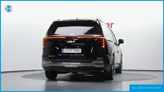 KIA CARNIVAL 7-SEATER OUTDOOR