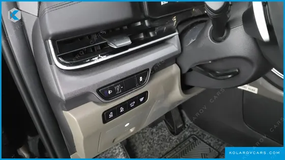 KIA CARNIVAL 7-SEATER OUTDOOR