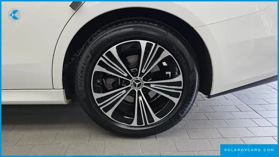 MERCEDES E-CLASS E200 AVANTGARDE