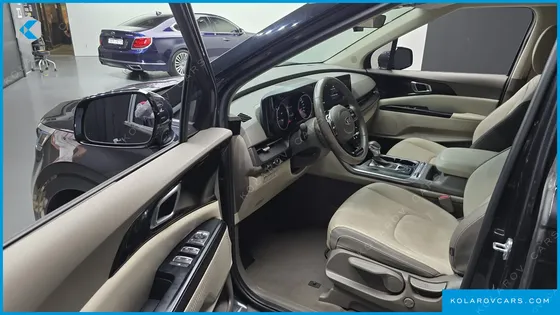 KIA CARNIVAL 9-SEATER PRESTIGE