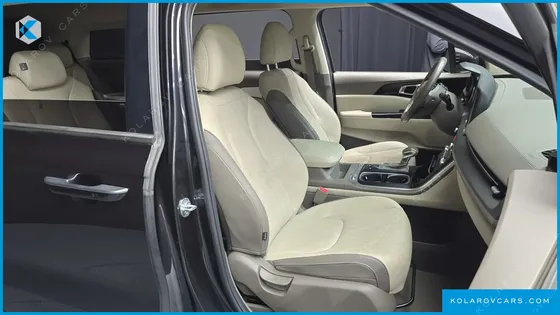 KIA CARNIVAL 9-SEATER PRESTIGE