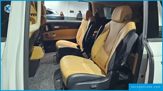 KIA CARNIVAL 9-SEATER SIGNATURE