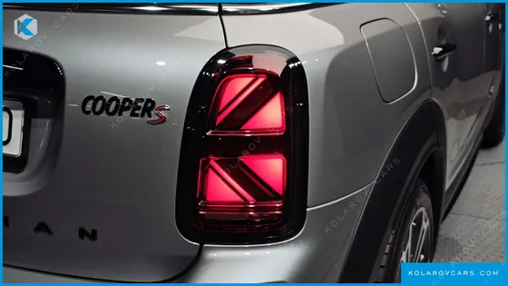 MINI COUNTRYMAN ALL4 CLASSIC LAUNCH PACK