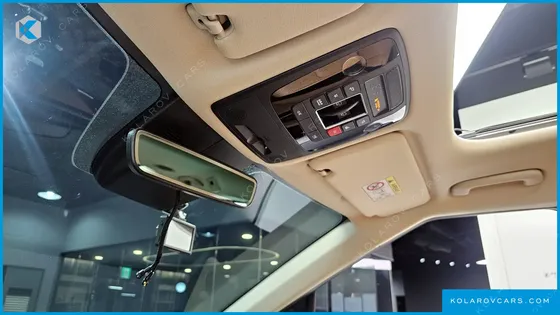 KIA CARNIVAL 9-SEATER NOBLESSE