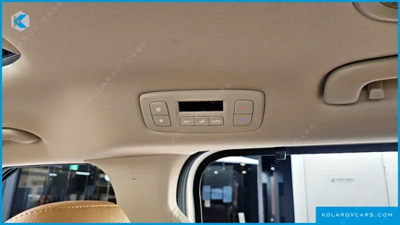 KIA CARNIVAL 9-SEATER NOBLESSE