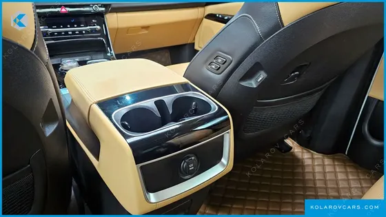 KIA CARNIVAL 9-SEATER NOBLESSE