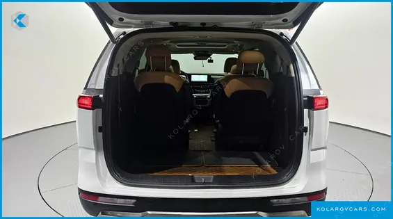 KIA CARNIVAL 9-SEATER NOBLESSE