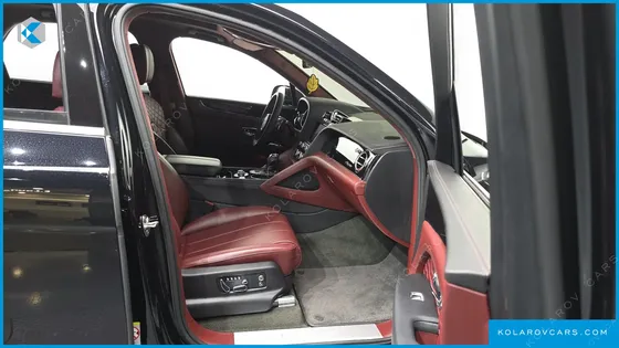 BENTLEY BENTAYGA 4.0 V8 AZURE