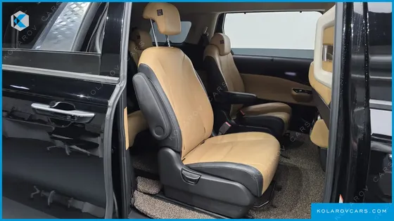 KIA CARNIVAL 9-SEATER SIGNATURE