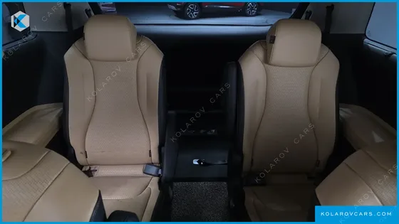 KIA CARNIVAL 9-SEATER SIGNATURE