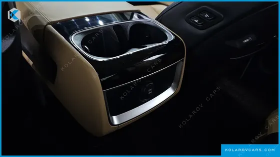 KIA CARNIVAL 9-SEATER NOBLESSE
