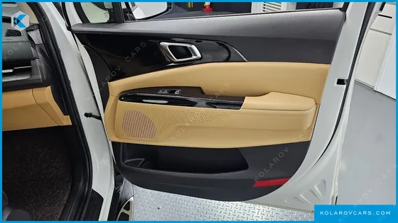 KIA CARNIVAL 9-SEATER NOBLESSE