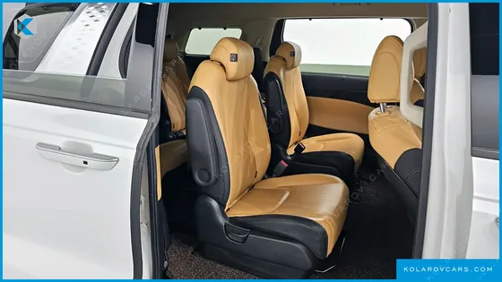 KIA CARNIVAL 9-SEATER NOBLESSE