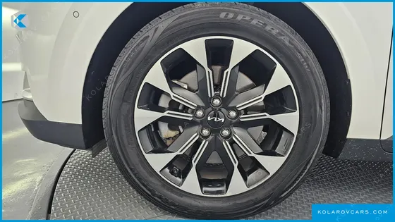 KIA CARNIVAL GASOLINE 9-SEATER NOBLESSE