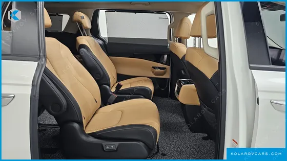 KIA CARNIVAL GASOLINE 9-SEATER NOBLESSE