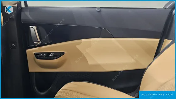KIA CARNIVAL GASOLINE 9-SEATER NOBLESSE