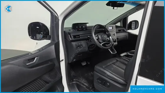 HYUNDAI STARIA L3.5 CARGO 5-SEATER