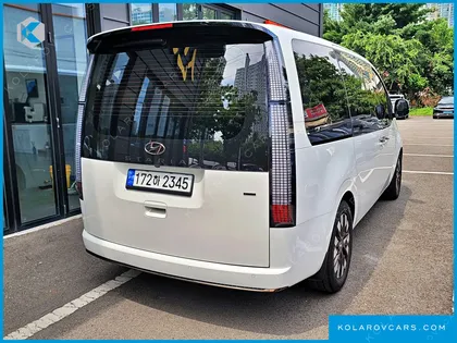 HYUNDAI STARIA 4WD LOUNGE 9-SEATER