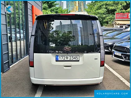 HYUNDAI STARIA 4WD LOUNGE 9-SEATER