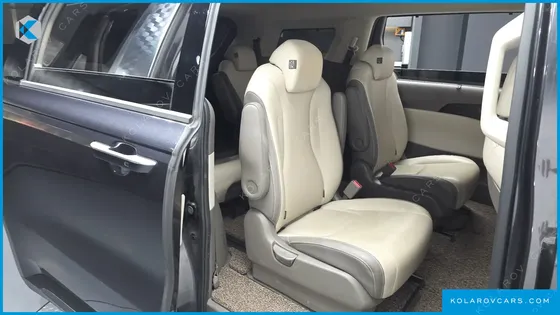 KIA CARNIVAL 9-SEATER SIGNATURE