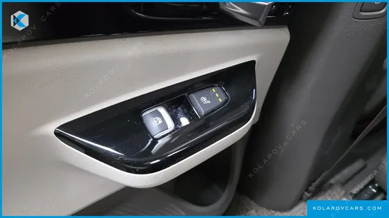 KIA CARNIVAL 9-SEATER SIGNATURE