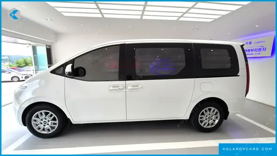 HYUNDAI STARIA CARGO 3-SEATER