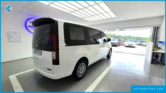 HYUNDAI STARIA CARGO 3-SEATER