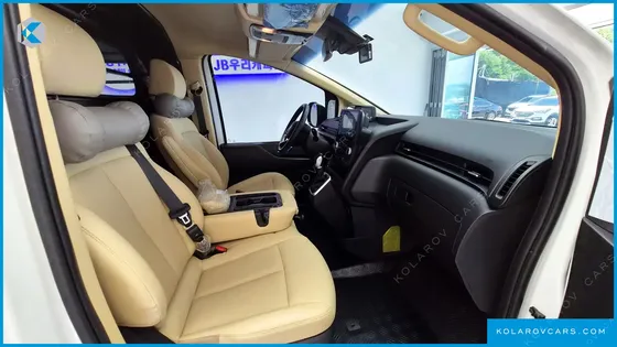 HYUNDAI STARIA CARGO 3-SEATER