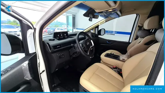 HYUNDAI STARIA CARGO 3-SEATER