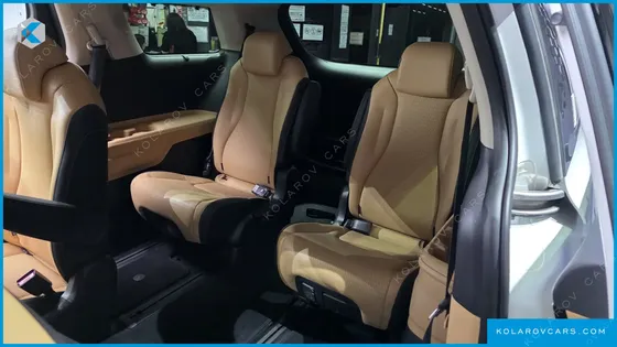 KIA CARNIVAL 9-SEATER SIGNATURE