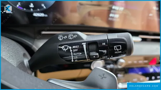KIA CARNIVAL 9-SEATER SIGNATURE