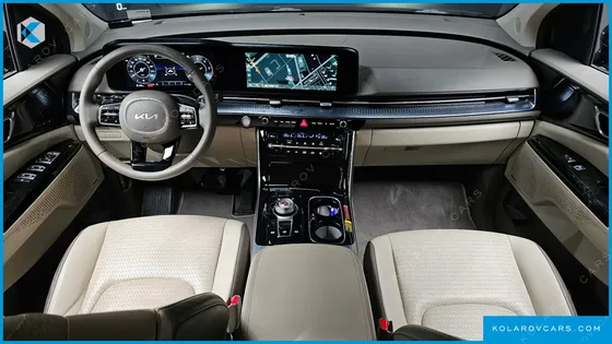KIA CARNIVAL 7-SEATER HI-LIMOUSINE