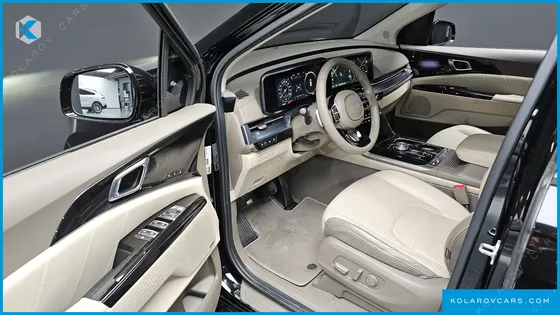 KIA CARNIVAL 7-SEATER HI-LIMOUSINE