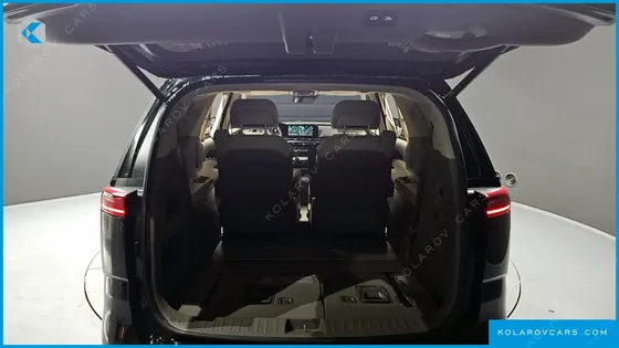 KIA CARNIVAL 7-SEATER HI-LIMOUSINE