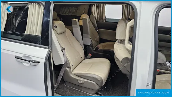 KIA CARNIVAL 9-SEATER HI-LIMOUSINE