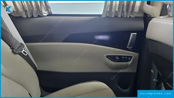 KIA CARNIVAL 9-SEATER HI-LIMOUSINE