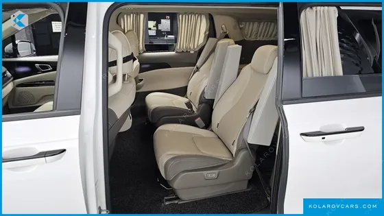 KIA CARNIVAL 9-SEATER HI-LIMOUSINE