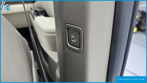KIA CARNIVAL 9-SEATER HI-LIMOUSINE