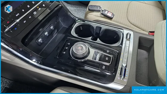 KIA CARNIVAL 9-SEATER NOBLESSE