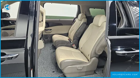 KIA CARNIVAL 9-SEATER NOBLESSE