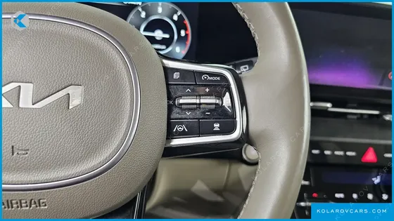 KIA CARNIVAL 9-SEATER NOBLESSE