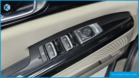 KIA CARNIVAL 9-SEATER NOBLESSE