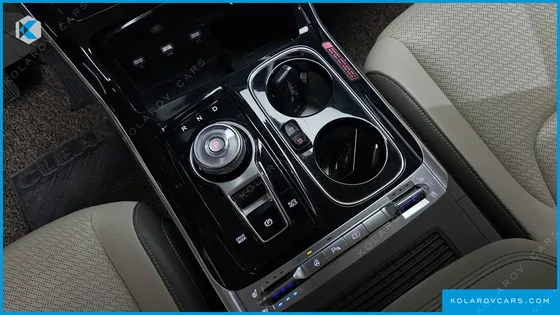 KIA CARNIVAL GASOLINE 9-SEATER HI-LIMOUSINE