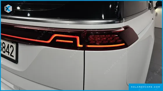 KIA CARNIVAL GASOLINE 9-SEATER HI-LIMOUSINE