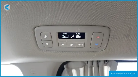 KIA CARNIVAL GASOLINE 9-SEATER HI-LIMOUSINE